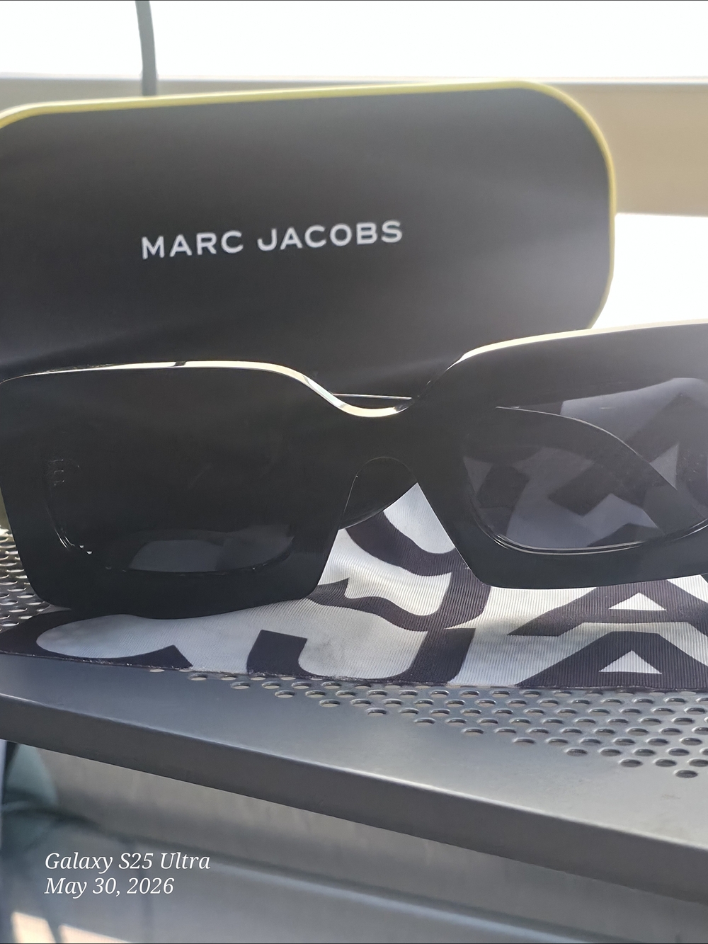 Marc Jacobs Men's Black Sunglasses - Bold Rectangle Frame